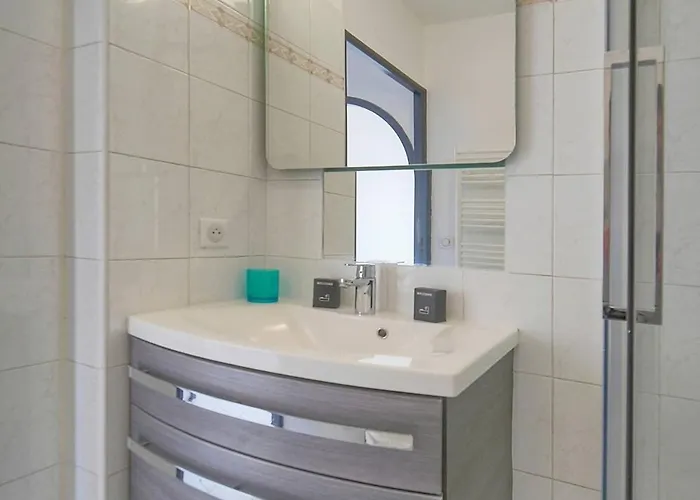 Apartment Frgk Gallieni Terrace Quiet Executive Walk To Palais *